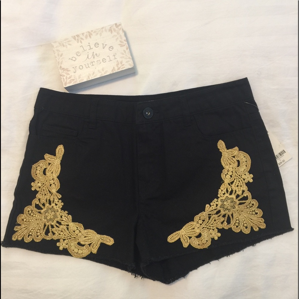 Black Bougie Embellished Denim Shorts 🌟 NWT